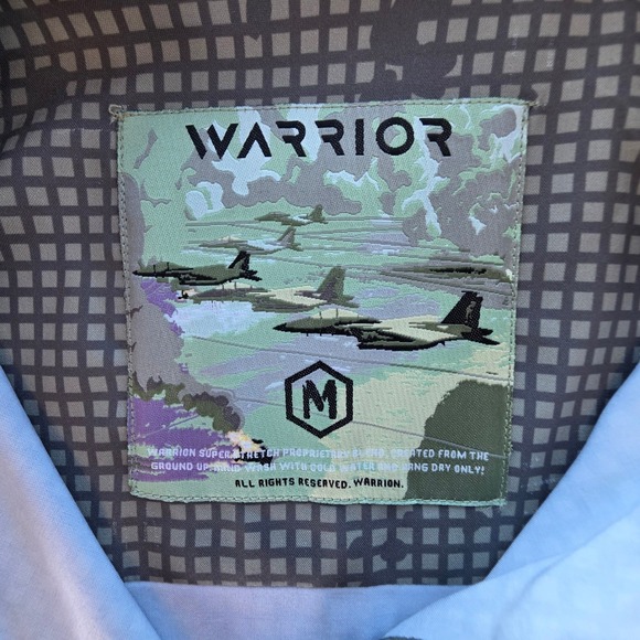 Retro Rifle Warrior Button Down Shirt Men's Medium Short Sleeve - Picture 3 of 7